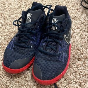 Boys Size 4.5 Nike Kyrie Irving basketball shoes